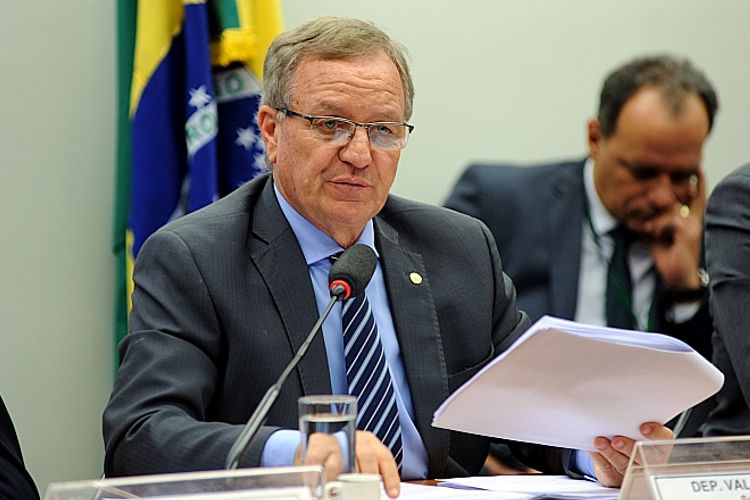 Reunião ordinária para discussão e votação do relatório apresentado pelo dep. Nilson Leitão (PSDB-MT). Dep. Valdir Collato (PMDB-SC)