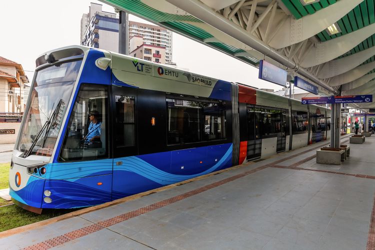 Transporte - metrô - VLT vagão trilhos mobilidade urbana baixada santista