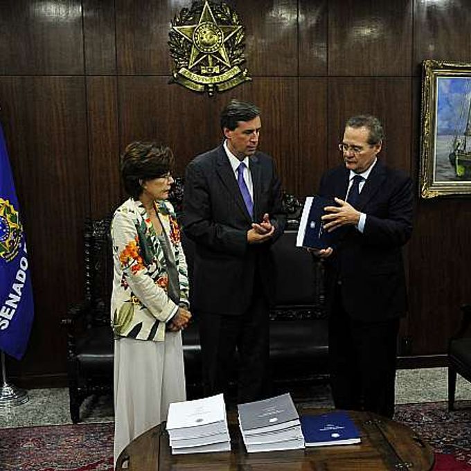 Rosa Cardoso e Pedro Dallari coordenadores da Comissão da Verdade entregam relatório final da CNV ao presidente do Senado, Renan Calheiros