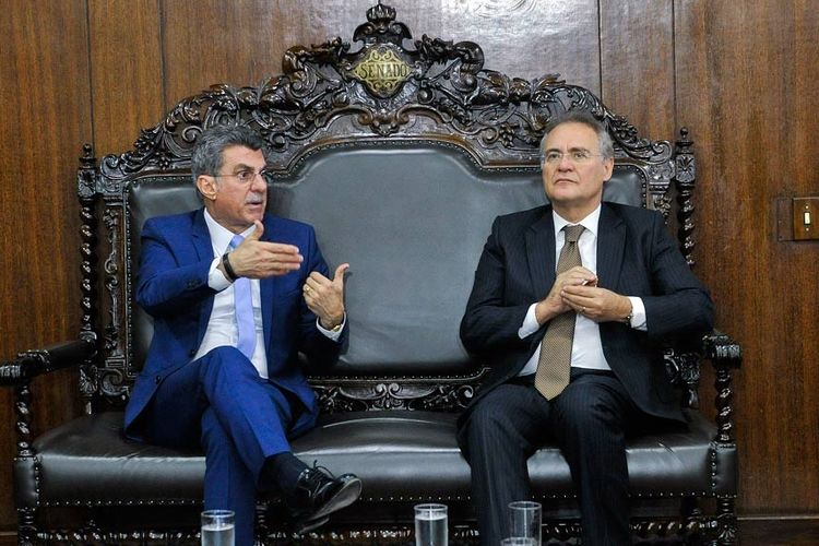 Ministro do Planejamento, Romero Jucá, e presidente do Senado, Renan Calheiros, em reunião sobre meta fiscal