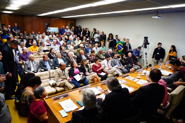 Audiência pública sobre a situação dos anistiados políticos no Brasil
