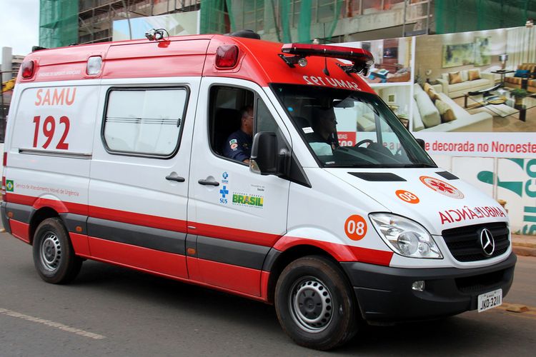 Saúde - ambulância - salvamento urgências médicas atendimentos emergência