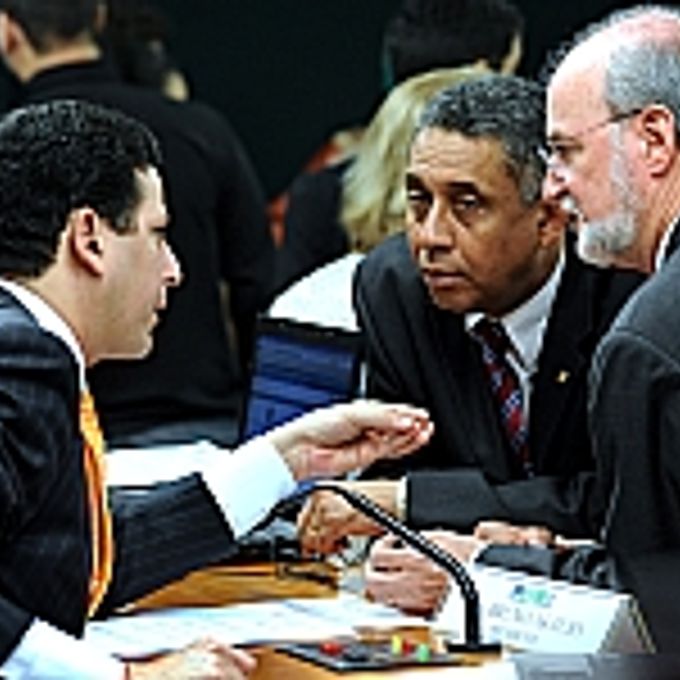Dep. Bruno Araújo (PSDB-PE), dep. Gilmar Machado (PT-MG), dep. Eduardo Azeredo (PSDB-MG)