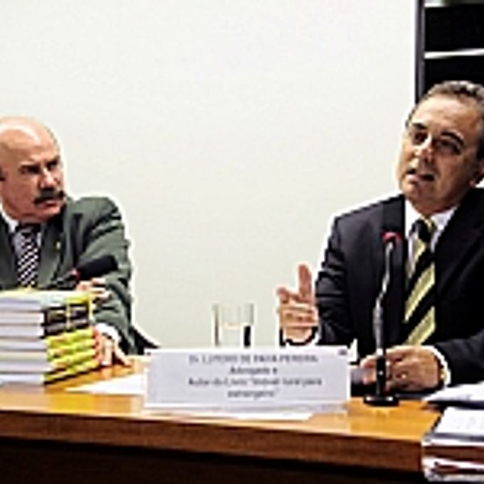 Tema: O processo de aquisição de áreas rurais por pessoas físicas e jurídicas estrangeiras - Lutero de Paiva Pereira (advogado e autor do livro 