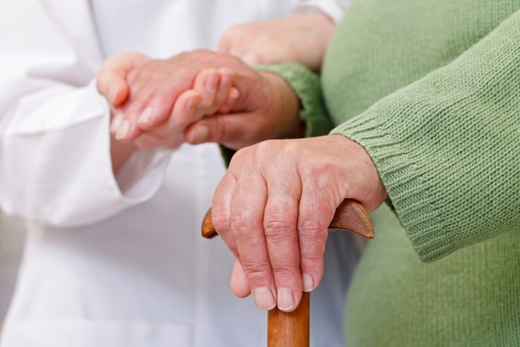 Direitos Humanos - idoso - terceira idade velhice cuidador idosos locomoção mobilidade