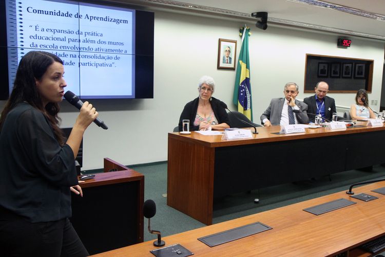 Audiência pública para debater a proposta inovadora de instalação de Comunidade de Aprendizagem na Cidade-Satélite do Paranoá-DF