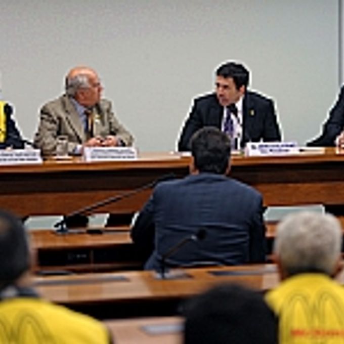 Audiência Pública. Tema: Política de salários adotada pela rede McDonalds no Brasil