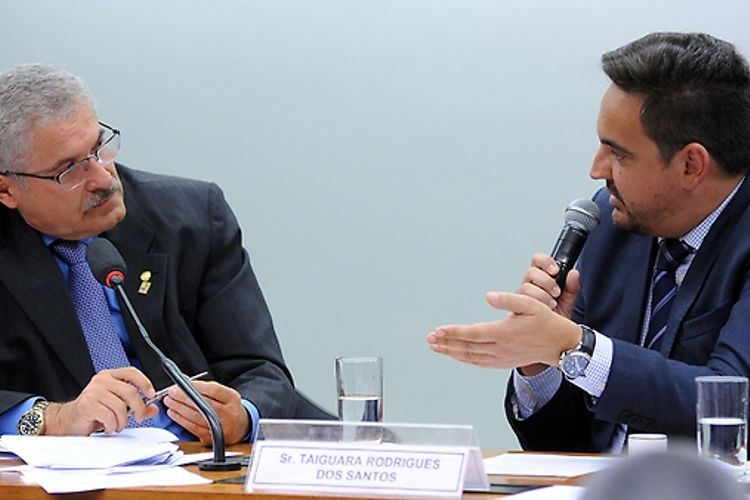 Audiência pública para tomada de depoimento do proprietário da empresa de engenharia Exergia Brasil, Taiguara Rodrigues dos Santos. (E) Relator da CPI, dep. José Rocha (PR-BA)