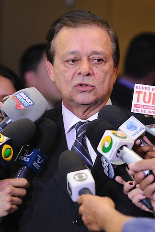 Dep. Jovair Arantes (PTB-GO), fala a imprensa após reunião com líderes para discutir sobre a eleição para novo presidente da Câmara dos Deputados
