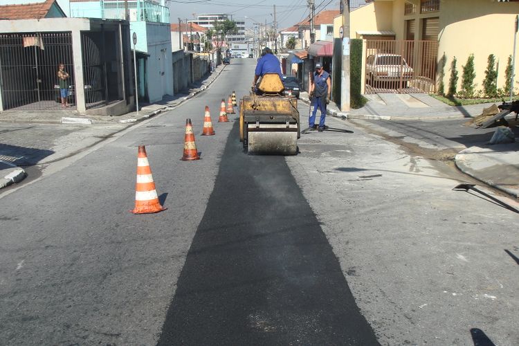 Transporte - Estradas e ruas - Manutenção do asfalto