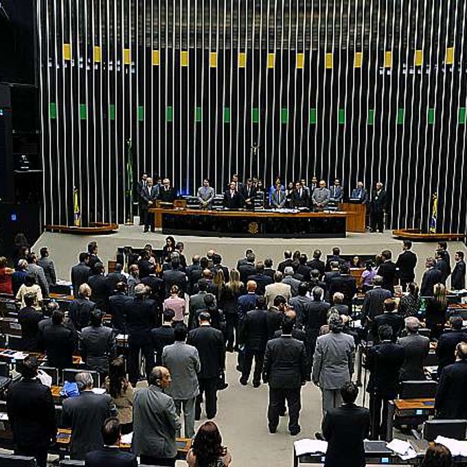 Plenário faz minuto de silêncio em homenagem ao deputado Homero Pereira (PSD-MT)