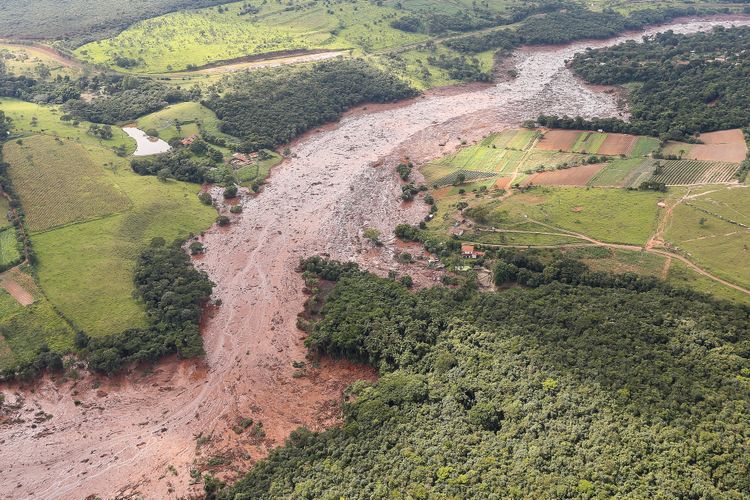 Cidades - catástrofes - rompimento barragem Brumadinho-MG desastres meio ambiente